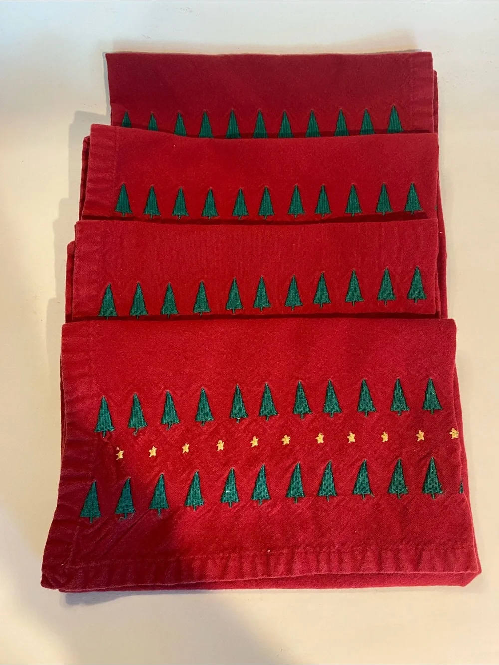 tag Chicago Christmas Tree Napkins Set of 8 Red Embroidered Cotton Holiday 18x18